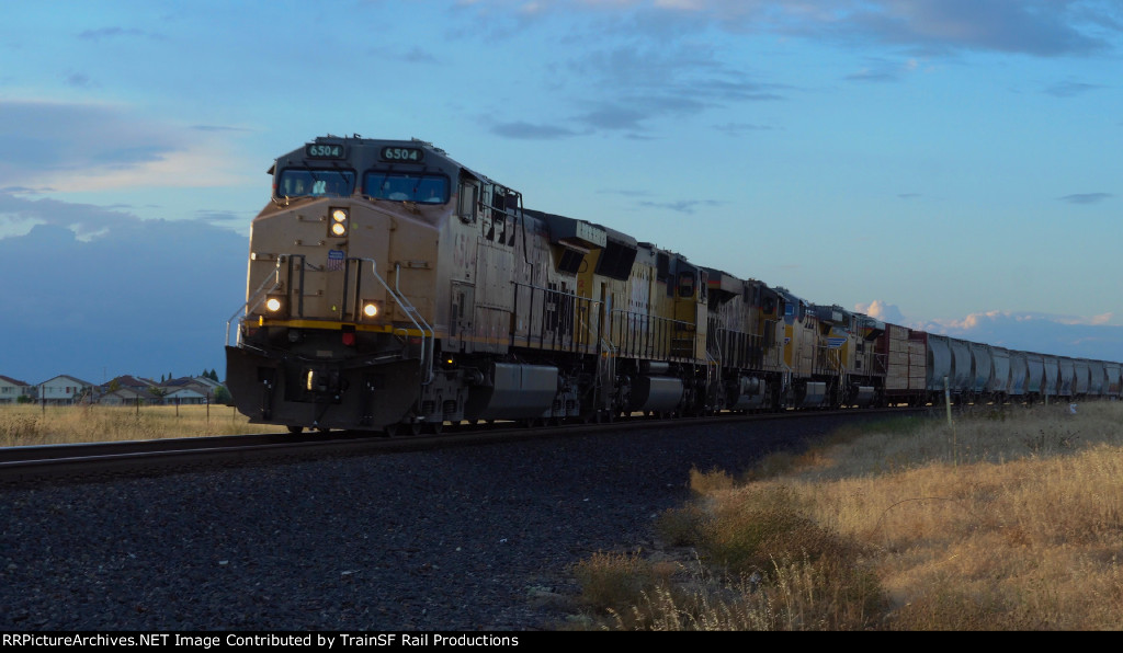 UP 6504 Leads the MPDRVB 16